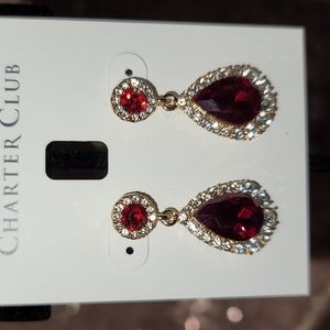 NWT Red & White crystal drop earrings.
